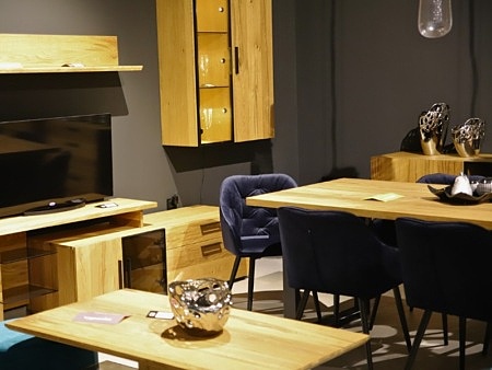 Drewniane meble do pokoju dziennego