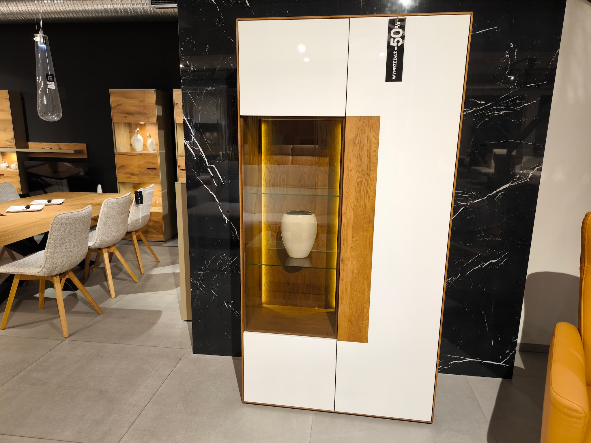 MANHATTAN WITRYNA 2D &ndash; 50% 2.880 ZŁ