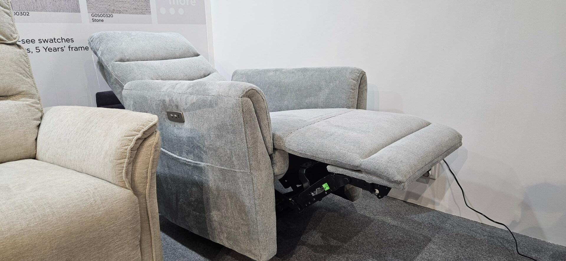 DM.A6127 &ndash; Fotel z funkcją elektrycznego relaksu | Szara tkanina
