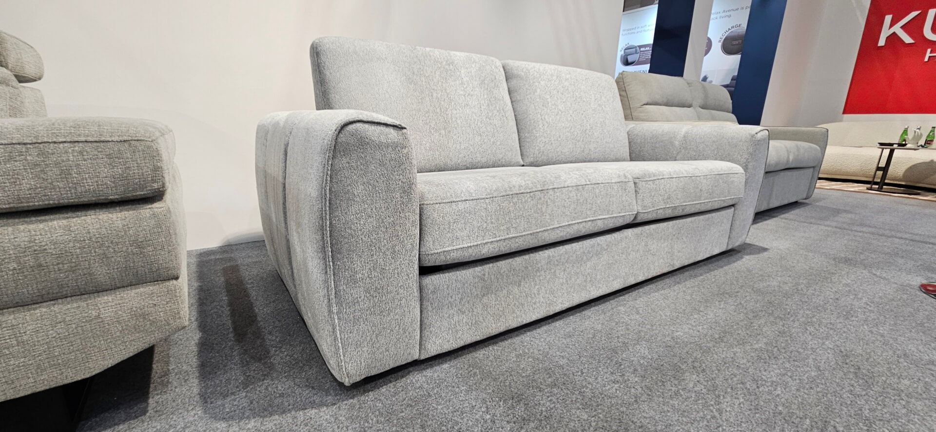 REZERWACJA DM.8625 &ndash; Szara sofa z materiału odpornego na zaplamienia z funkcją spania