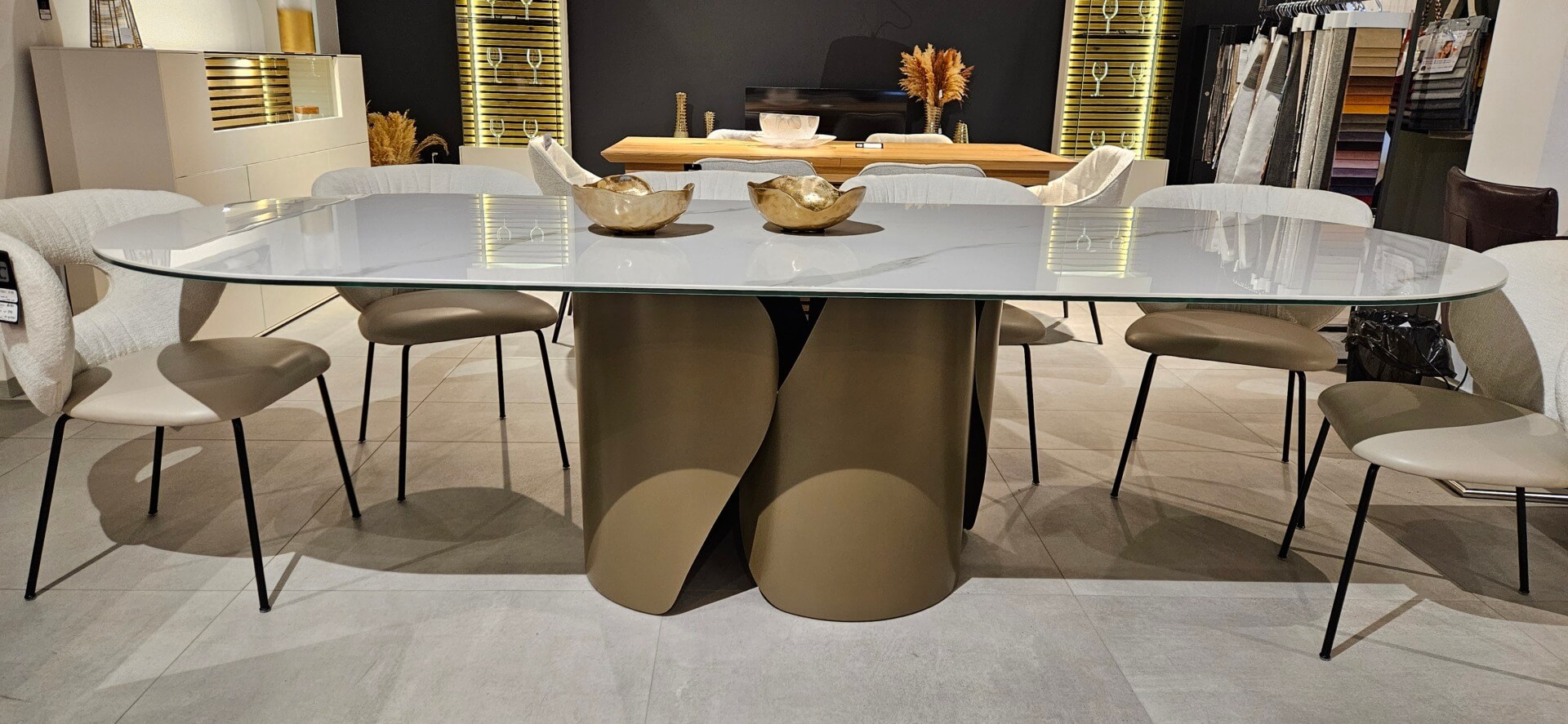 A32 &ndash; Falowana elegancja ze spieku CALACATTA ORO VENATO POLER 280 x 110CM -10% 11.840ZŁ