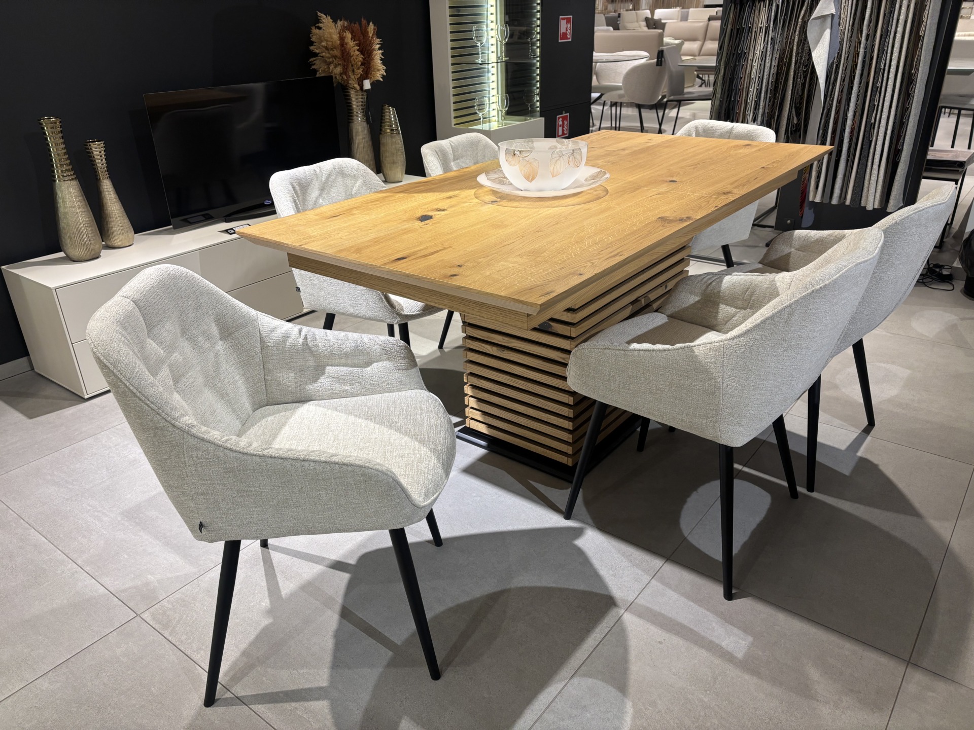 KRZESŁO TC-K02 &ndash; ZESTAW 6 SZT KRZESEŁ Z PODŁOKIETNIKAMI W TKANINIE AQUACLEAN -20% 4.400 ZŁ