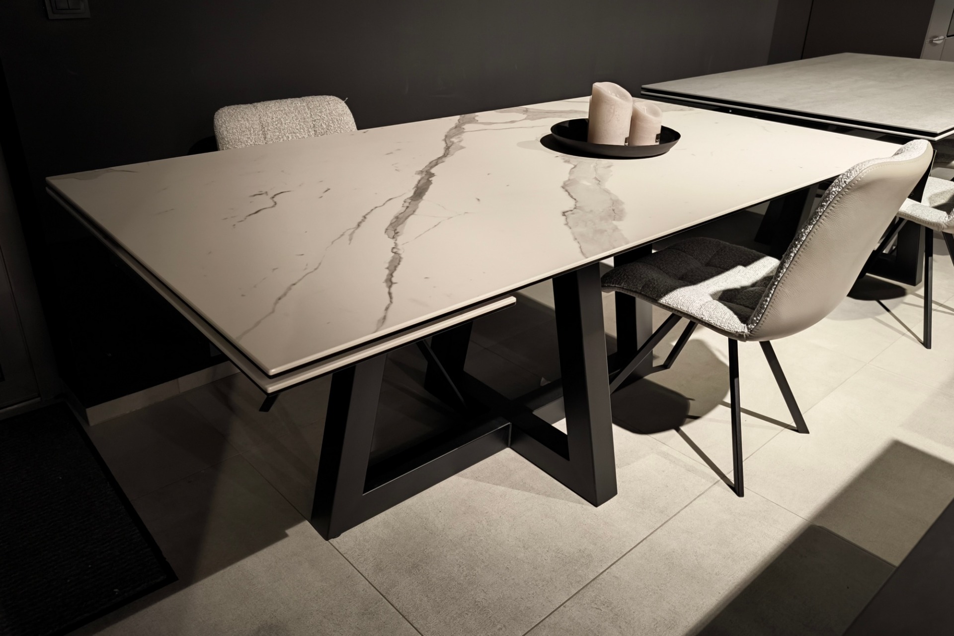 St&oacute;ł A15&nbsp; 180/100+2 x 40 cm Spiek Statuario Venato  matowy